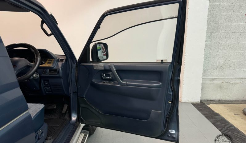 1992 Mitsubishi Pajero XG full