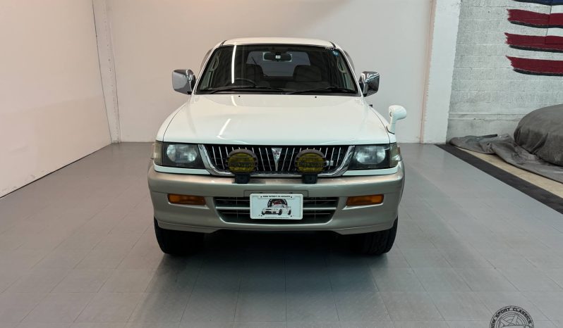 1997 Mitsubishi Challenger X 4WD full