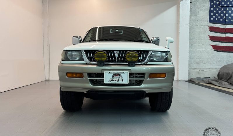 1997 Mitsubishi Challenger X 4WD full