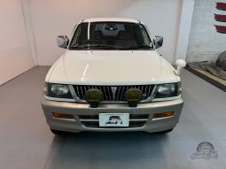 1997 Mitsubishi Challenger X 4WD full