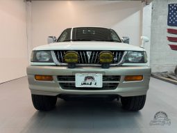 1997 Mitsubishi Challenger X 4WD full