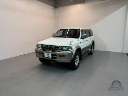 1997 Mitsubishi Challenger X 4WD full