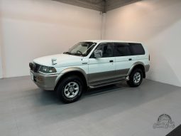 1997 Mitsubishi Challenger X 4WD full