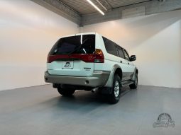 1997 Mitsubishi Challenger X 4WD full