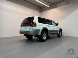 1997 Mitsubishi Challenger X 4WD full