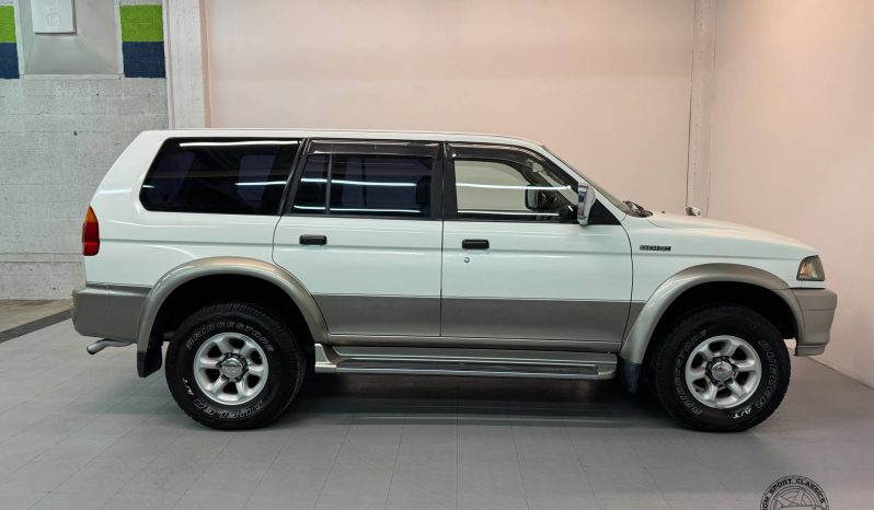 1997 Mitsubishi Challenger X 4WD full