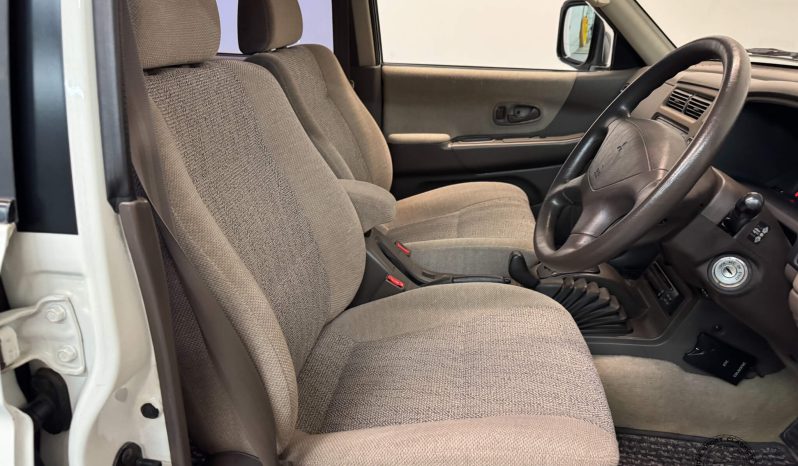 1997 Mitsubishi Challenger X 4WD full