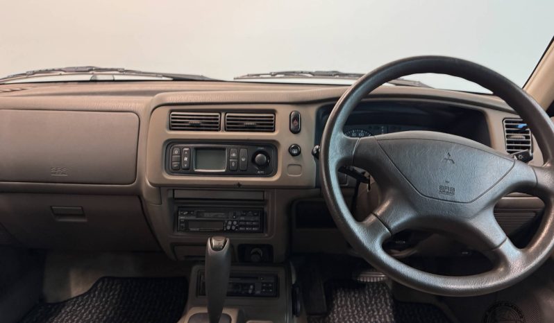 1997 Mitsubishi Challenger X 4WD full
