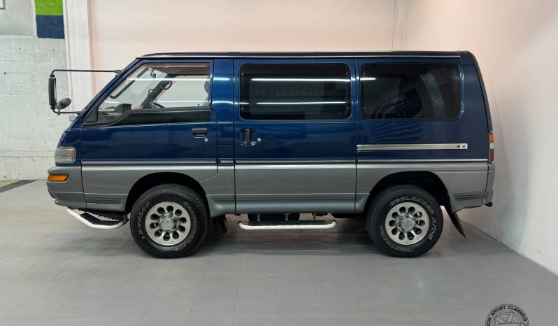 1998 Mitsubishi Delica Starwagon GLX full