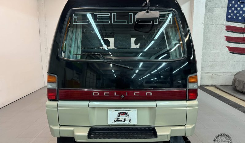 1994 Mitsubishi Delica Starwagon full