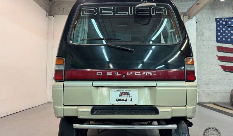 1994 Mitsubishi Delica Starwagon full