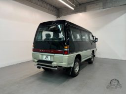 1994 Mitsubishi Delica Starwagon full