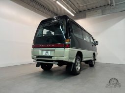1994 Mitsubishi Delica Starwagon full