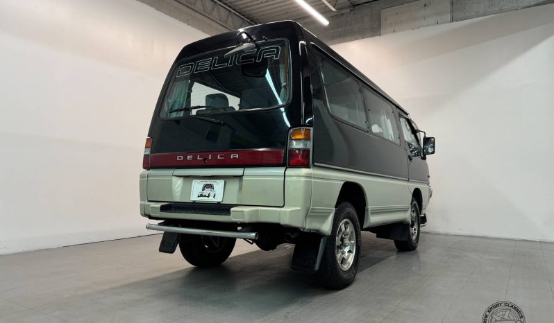 1994 Mitsubishi Delica Starwagon full