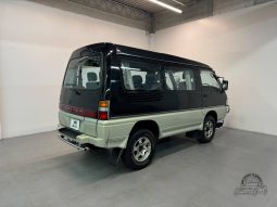 1994 Mitsubishi Delica Starwagon full