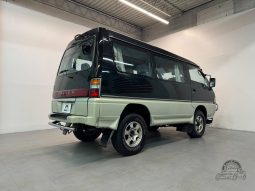 1994 Mitsubishi Delica Starwagon full