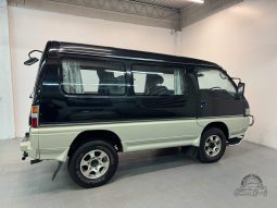 1994 Mitsubishi Delica Starwagon full