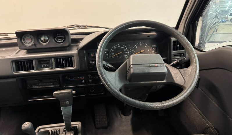 1994 Mitsubishi Delica Starwagon full