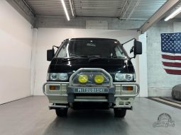 1994 Mitsubishi Delica Starwagon full