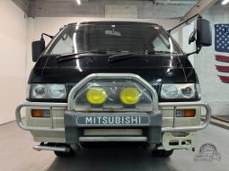 1994 Mitsubishi Delica Starwagon full