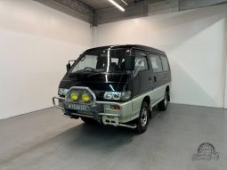1994 Mitsubishi Delica Starwagon full