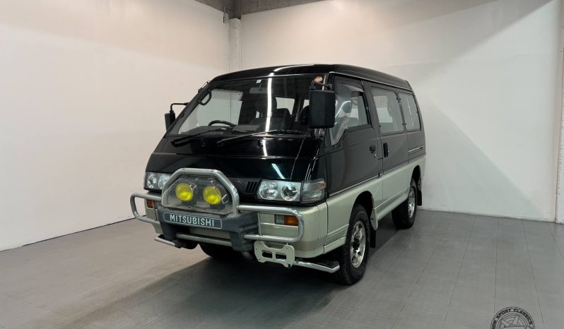 1994 Mitsubishi Delica Starwagon full