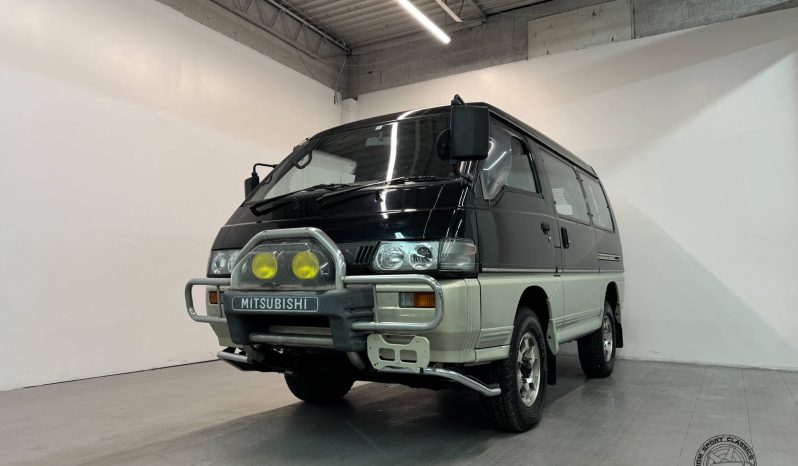 1994 Mitsubishi Delica Starwagon full