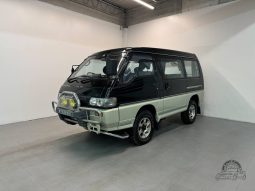 1994 Mitsubishi Delica Starwagon full