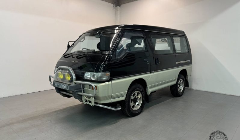 1994 Mitsubishi Delica Starwagon full