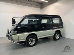 1994 Mitsubishi Delica Starwagon full