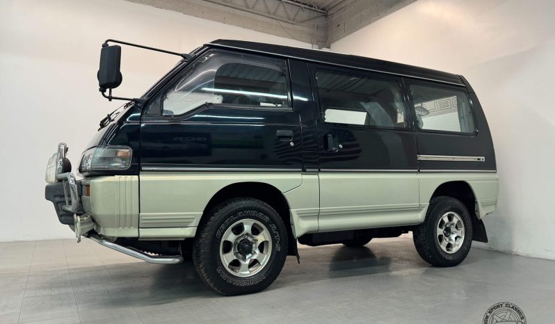 1994 Mitsubishi Delica Starwagon full