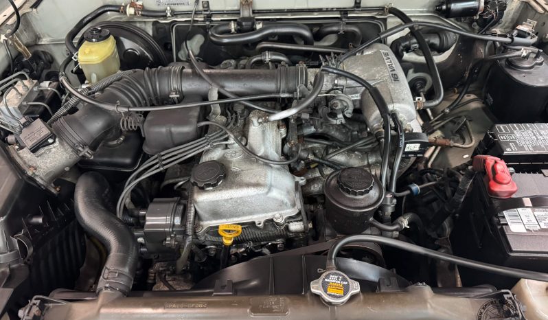 1999 Toyota Hilux Surf SSR-X full