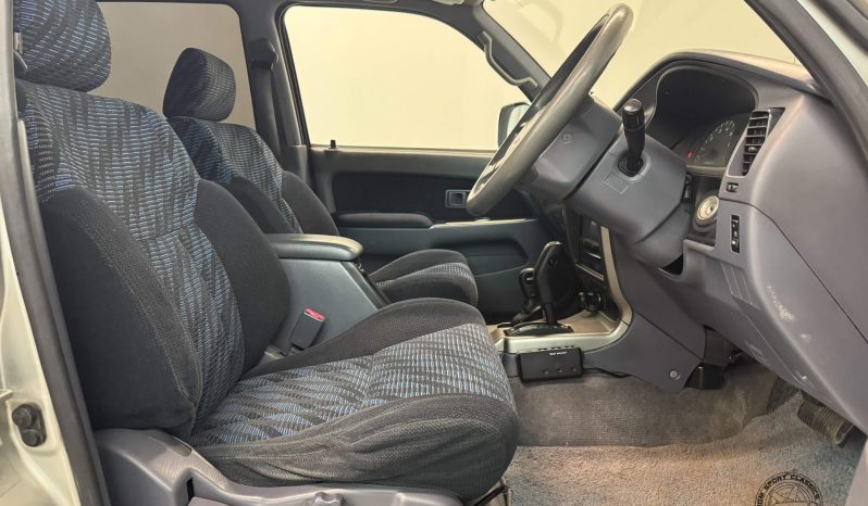 1999 Toyota Hilux Surf SSR-X full