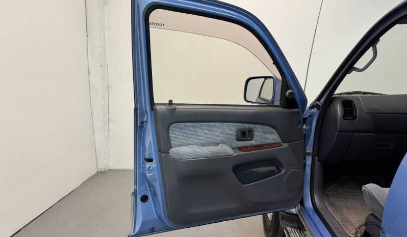 1996 Toyota Hilux Surf SSR-G full