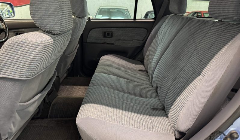 1996 Toyota Hilux Surf SSR-G full