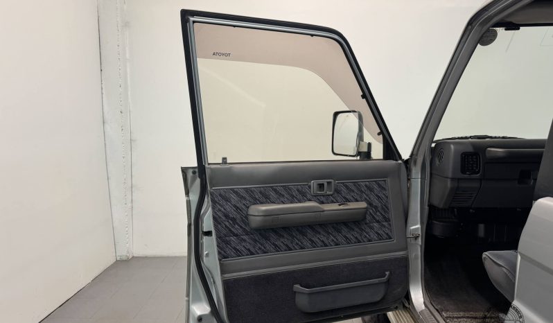 1994 Toyota Land Cruiser SX Narrow Body full