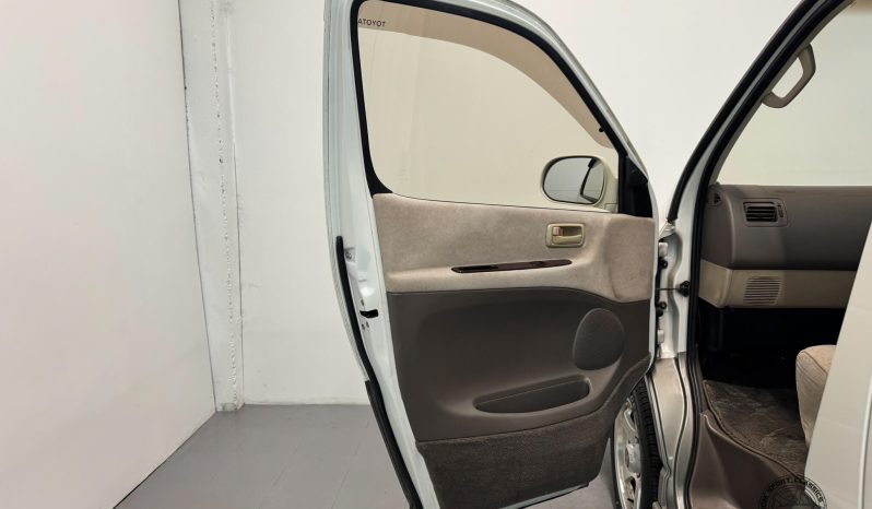 1999 Toyota Grand HiAce Limited full