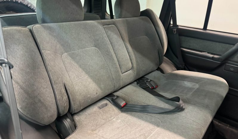1991 Mitsubishi Pajero XP 5 Speed Manual full