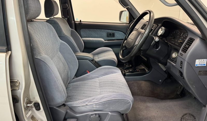 1996 Toyota Hilux Surf SSR-X full