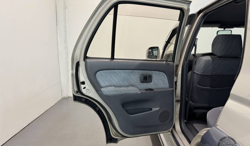 1996 Toyota Hilux Surf SSR-X full