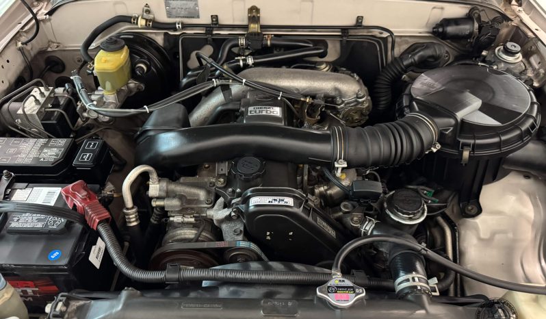 1996 Toyota Hilux Surf SSR-X full