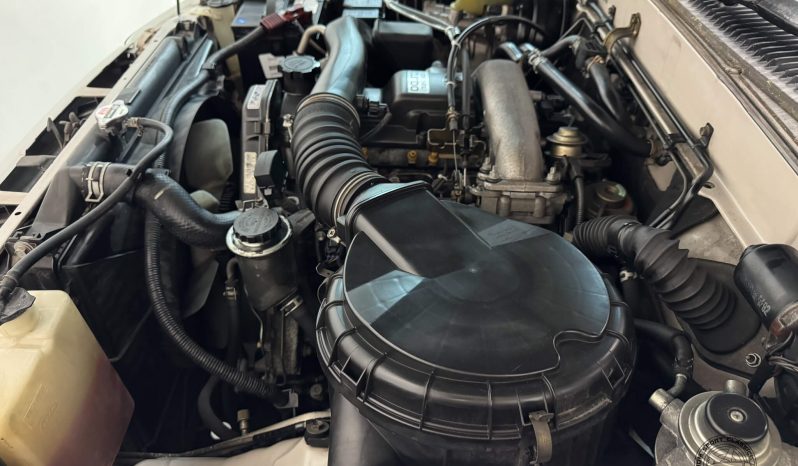 1996 Toyota Hilux Surf SSR-X full