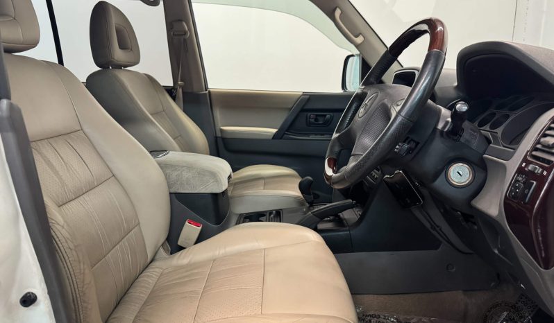 2000 Mitsubishi Pajero Super Exceed DI full