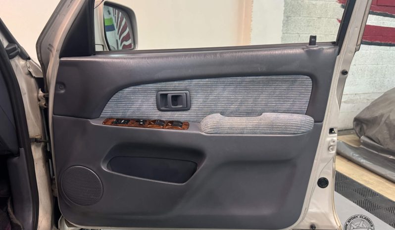1995 Toyota Hilux Surf SSR-G full