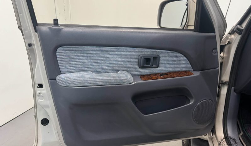 1995 Toyota Hilux Surf SSR-G full
