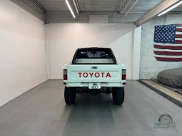 1999 Toyota Hilux Sports Pickup full