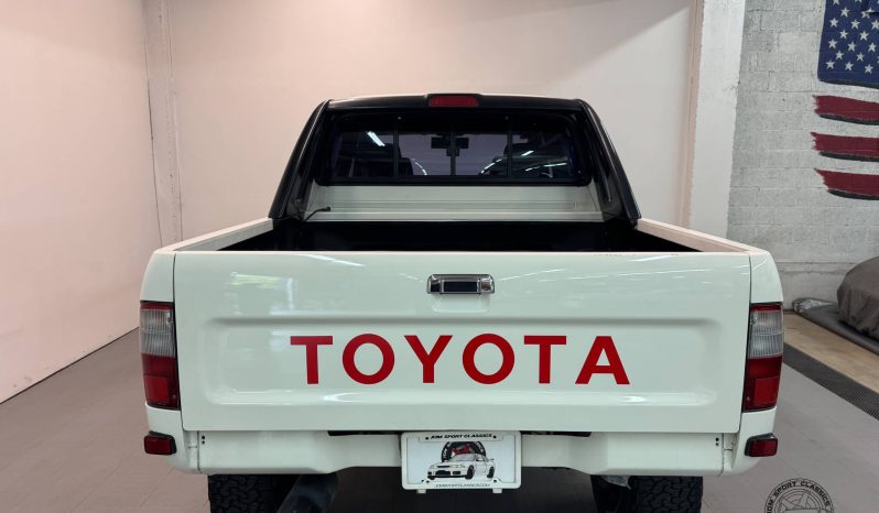 1999 Toyota Hilux Sports Pickup full