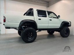 1999 Toyota Hilux Sports Pickup full