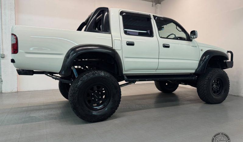 1999 Toyota Hilux Sports Pickup full