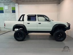 1999 Toyota Hilux Sports Pickup full
